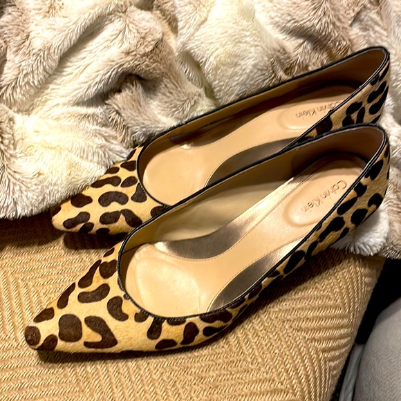 Calvin Klein Shoes - Animal 🦒 🐆 print Calvin Klein kitten heals!🐆
